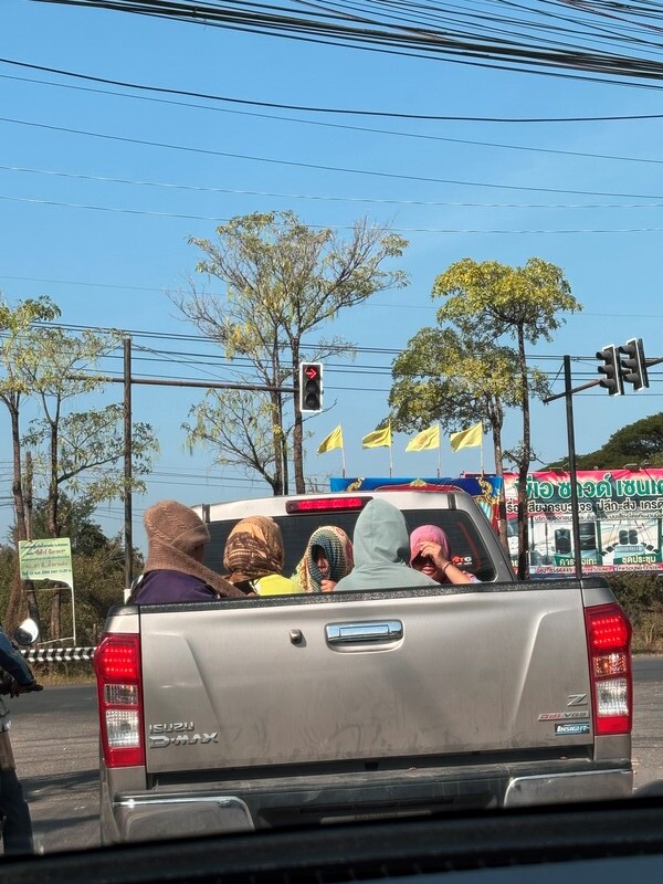 people do not seem to be enjoying the ride