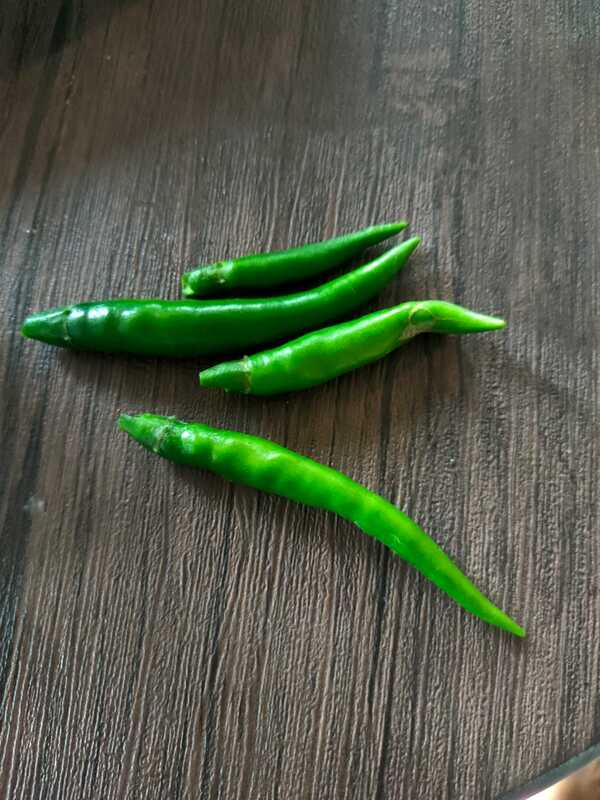 green chillies 