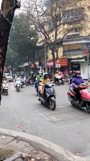 Vorsicht vor dem Verkehr in Hanoi!